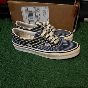 Size 10 women’s vans 8.5 men’s